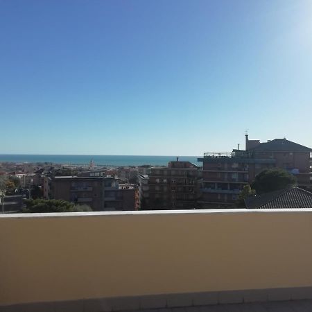 Апартаменти Terrazza Sul Mare In Via Devoto К'яварі Екстер'єр фото