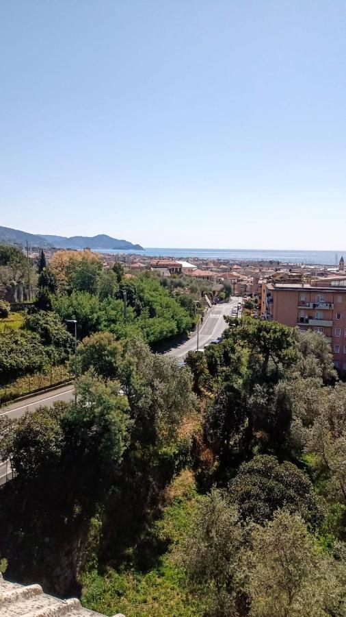 Апартаменти Terrazza Sul Mare In Via Devoto К'яварі Екстер'єр фото