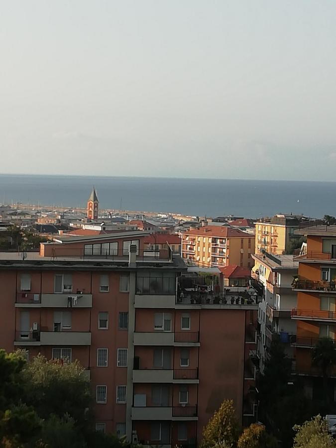 Апартаменти Terrazza Sul Mare In Via Devoto К'яварі Екстер'єр фото